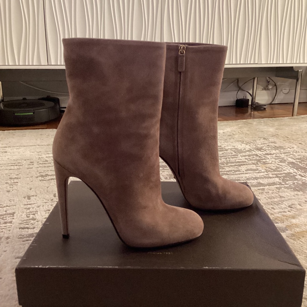Gucci suede boots 9.5